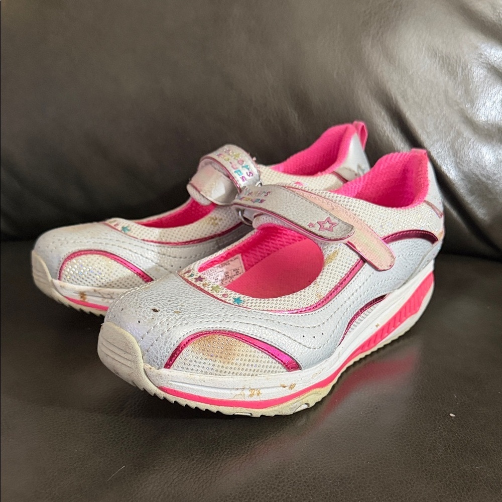 Skechers Pink and White Shoes size 6